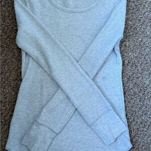Old Navy Light Gray Long Sleeve Tee